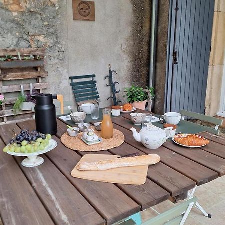 나르본 Domaine De Capoulade B&B 외부 사진