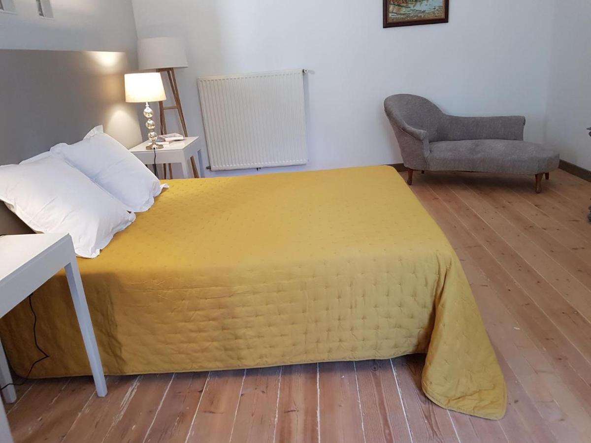 나르본 Domaine De Capoulade B&B 외부 사진