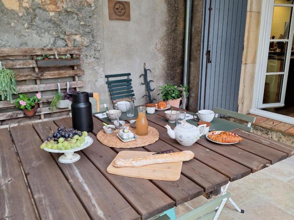 나르본 Domaine De Capoulade B&B 외부 사진