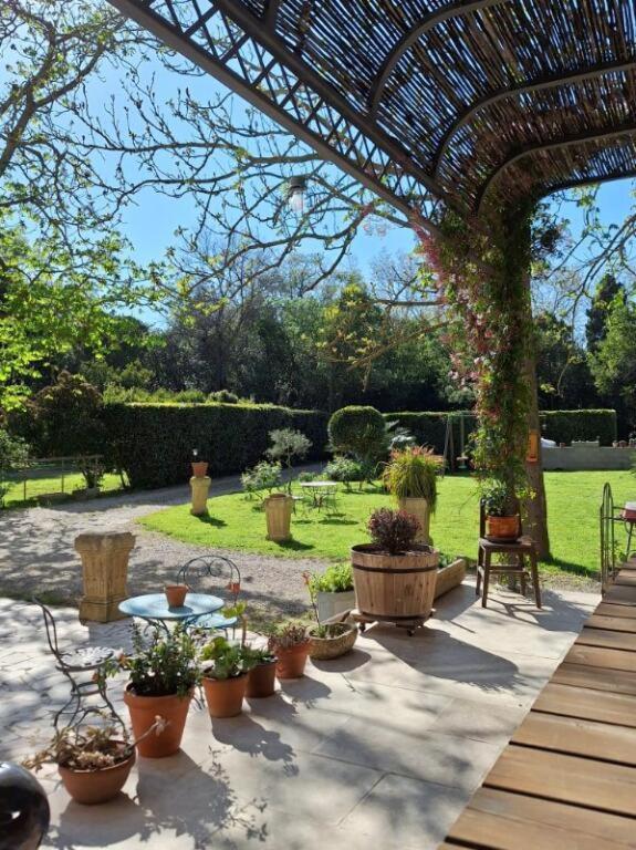 나르본 Domaine De Capoulade B&B 외부 사진